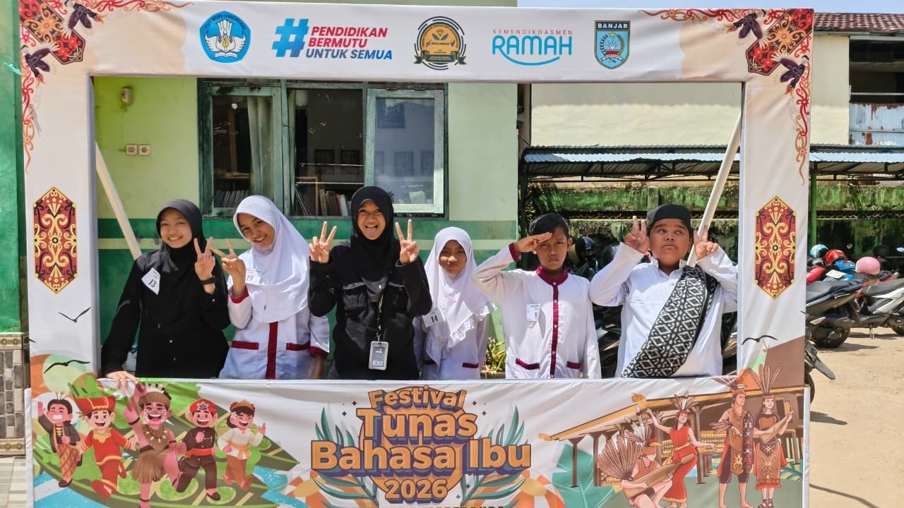 Siswa SD Almira Raih Prestasi di Festival Tunas Bahasa Ibu Tingkat Kecamatan Martapura